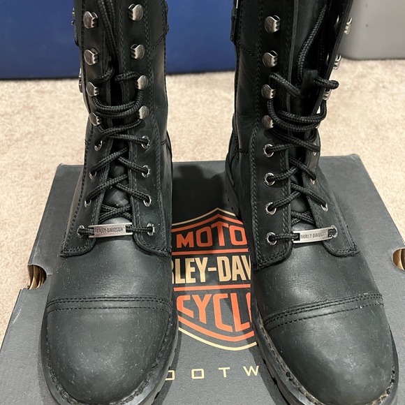 ***SOLD*** Harley Davidson Woman’s Balsa Boot - Gently used (1 time) boots - Picture 3 of 7